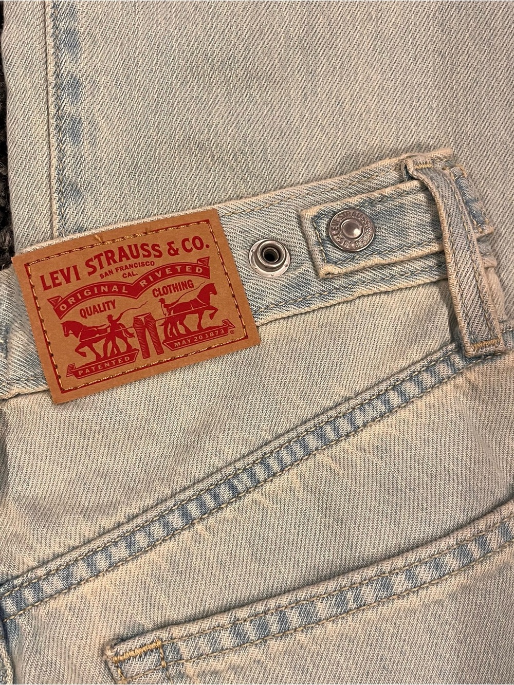 🌼NWT LEVI’S CINCHED BAGGY WIDE LEG JEANS SIZE 27x31🌼 - Picture 9 of 9